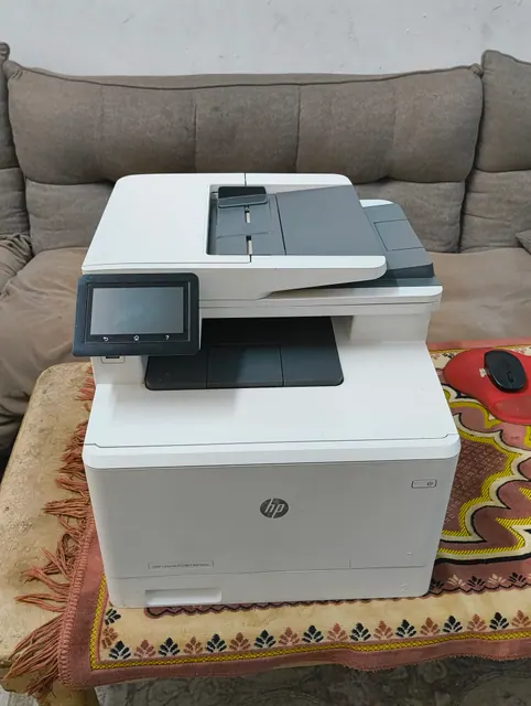 للبيع طابعه ليزر و الوان