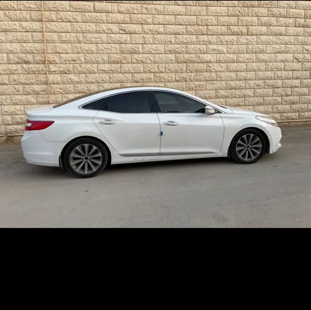 للبيع هونداي ازيرا 2013